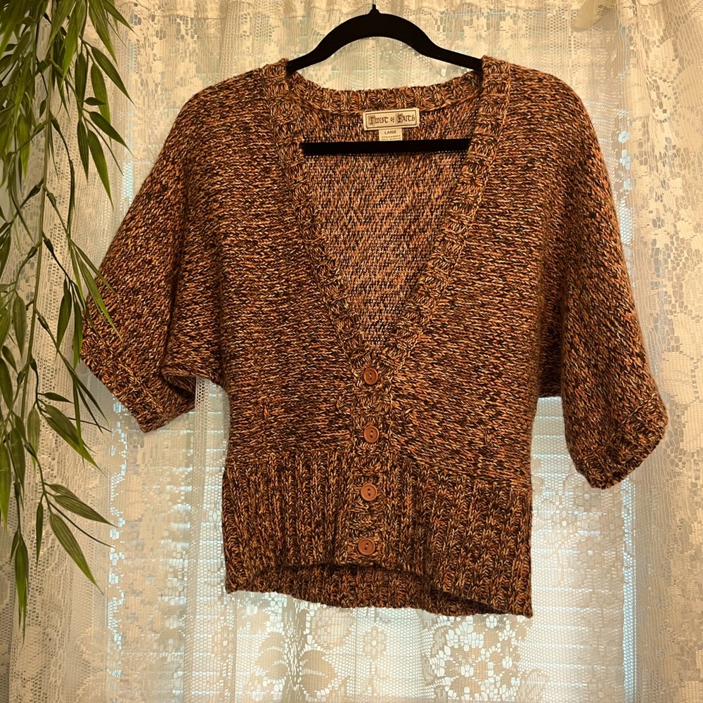 VINTAGE Twist of Faith mid sleeve sweater shirt